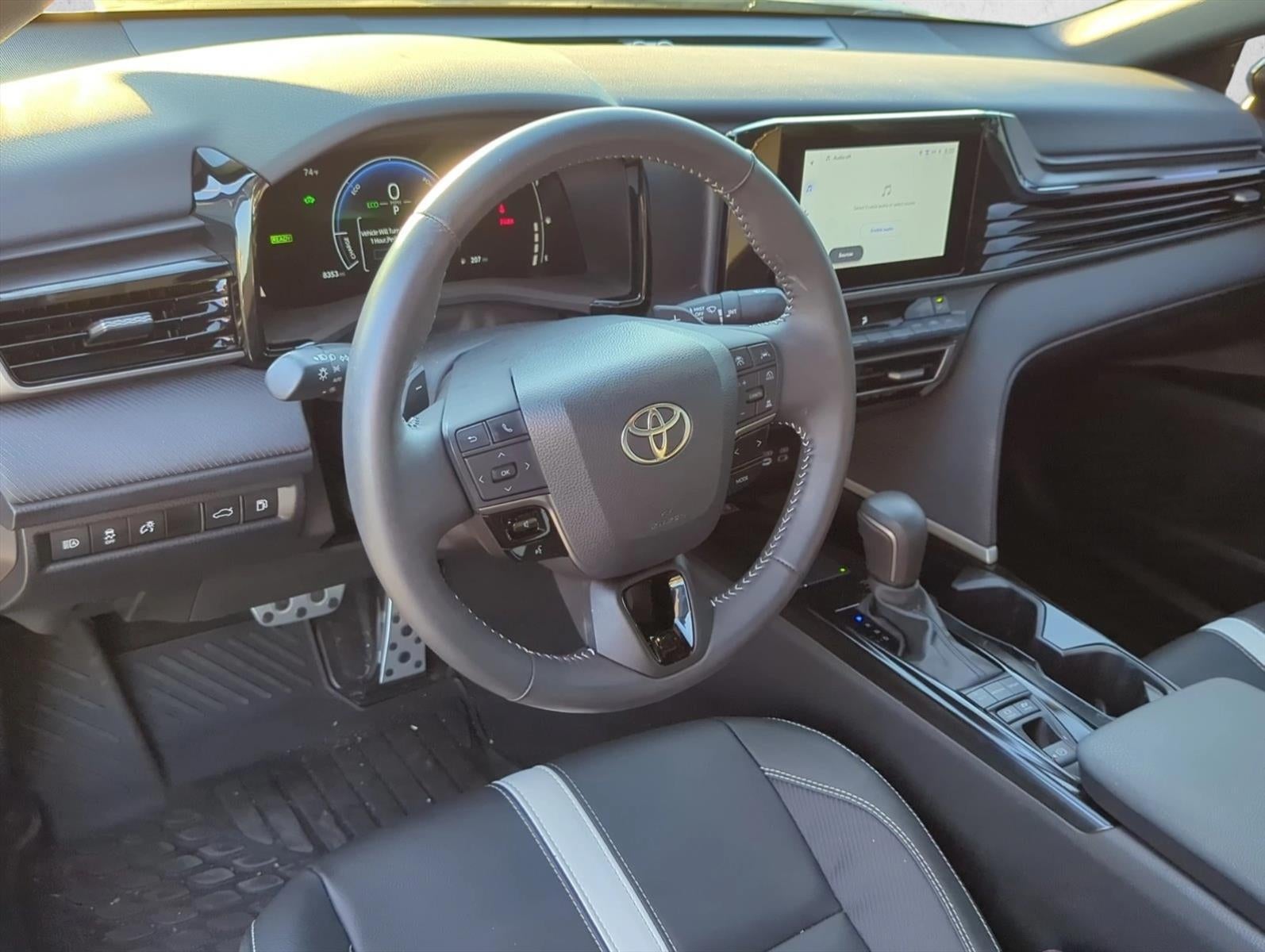 2025 Toyota Camry SE (SE)