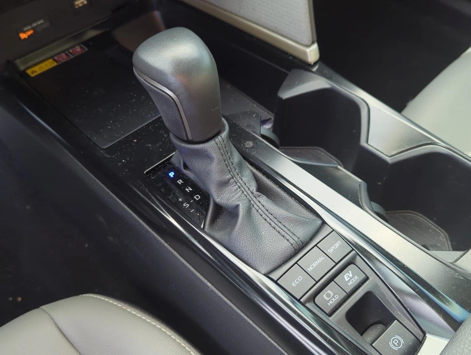 2025 Toyota Camry SE (SE)