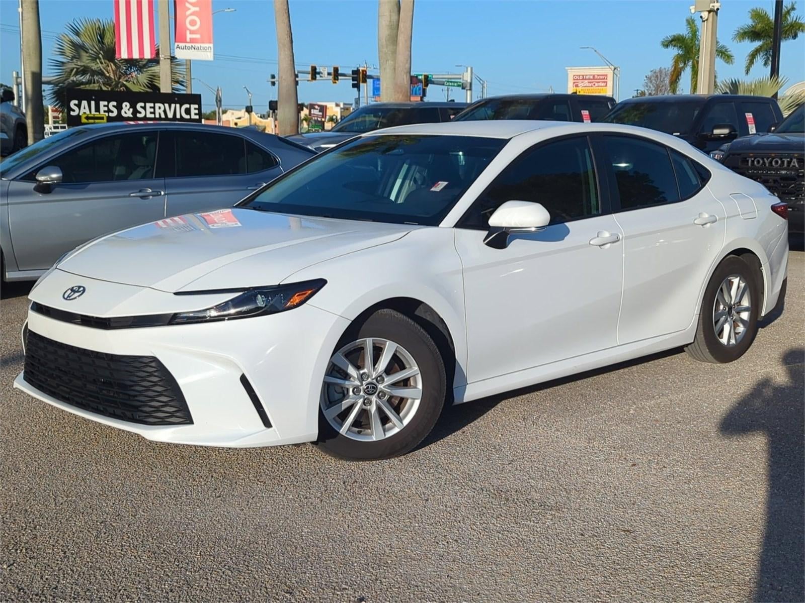 2025 Toyota Camry LE (SE)