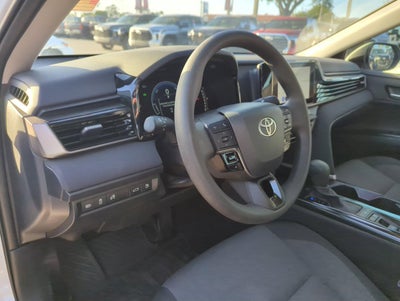 2025 Toyota Camry LE (SE)