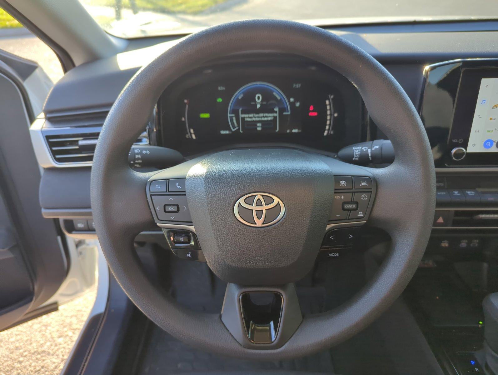 2025 Toyota Camry LE (SE)