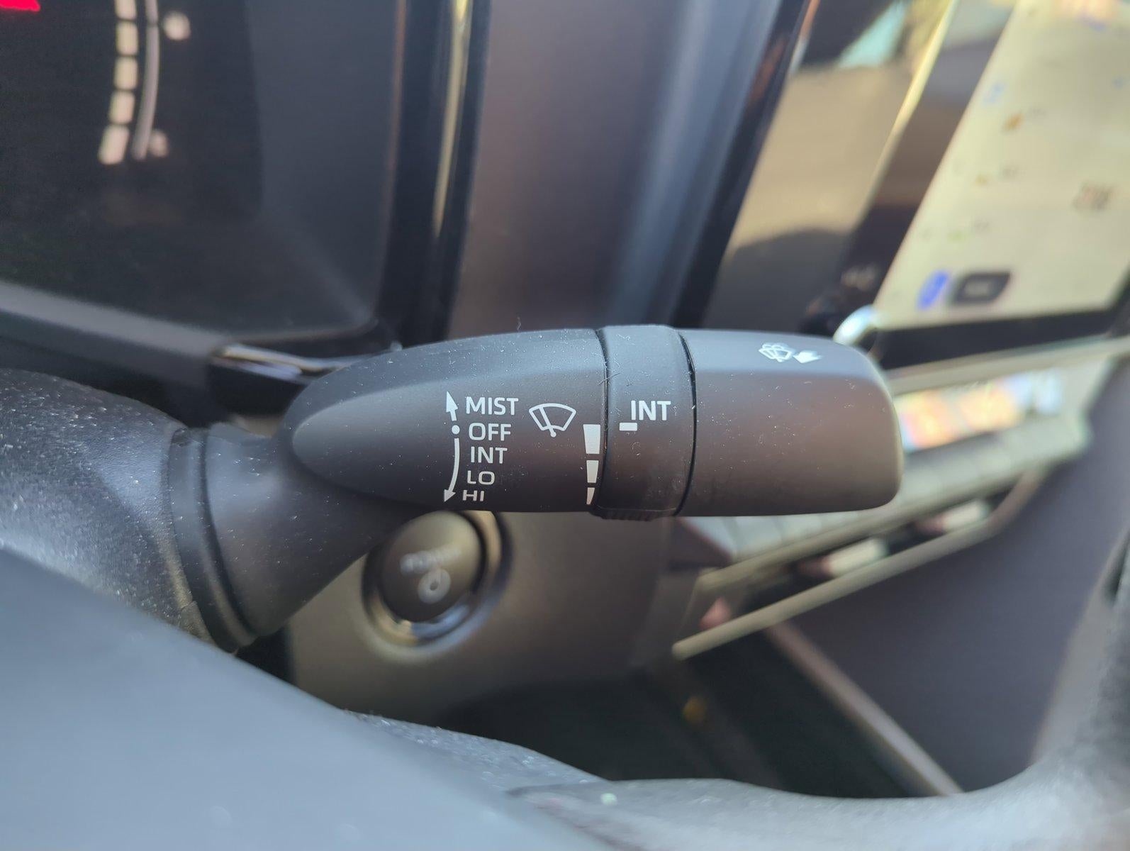 2025 Toyota Camry LE (SE)