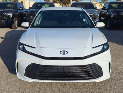 2025 Toyota Camry LE (SE)
