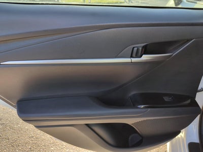 2025 Toyota Camry LE (SE)