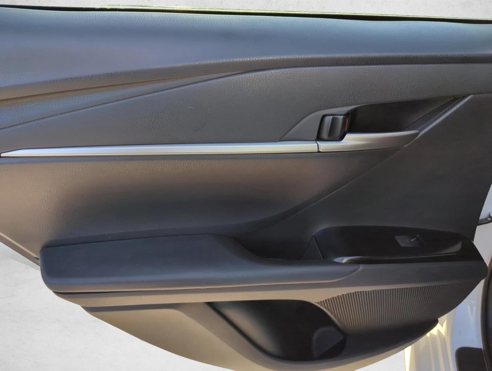 2025 Toyota Camry LE (SE)