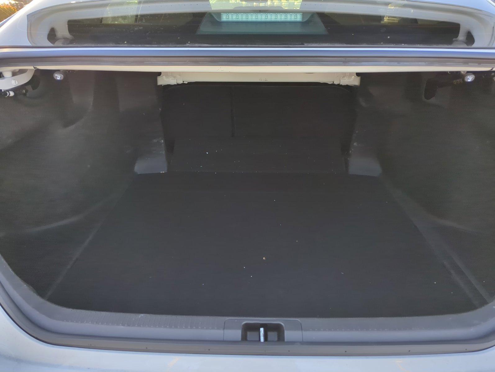 2025 Toyota Camry LE (SE)