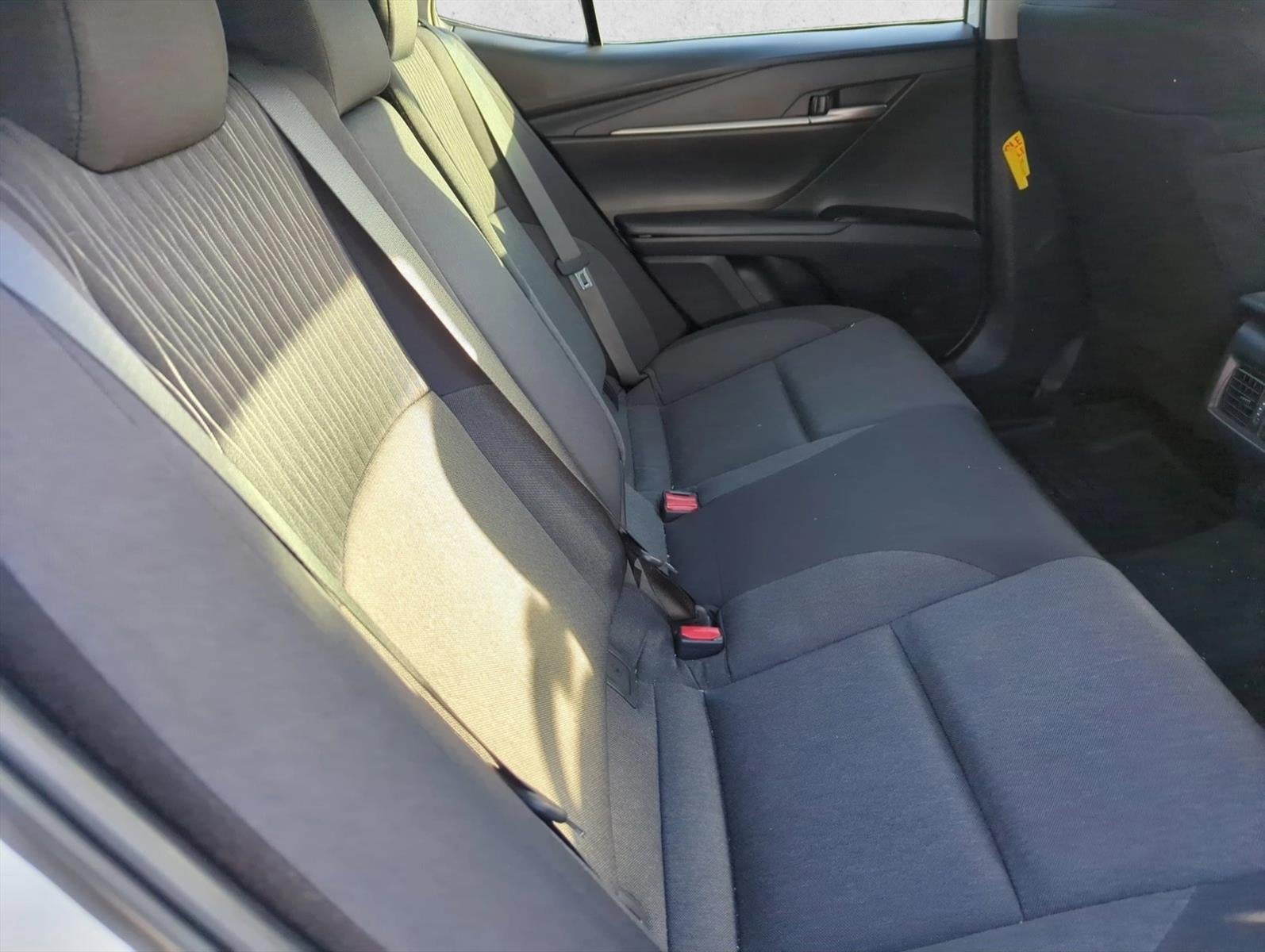 2025 Toyota Camry LE (SE)