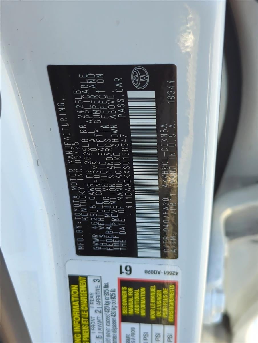 2025 Toyota Camry LE (SE)