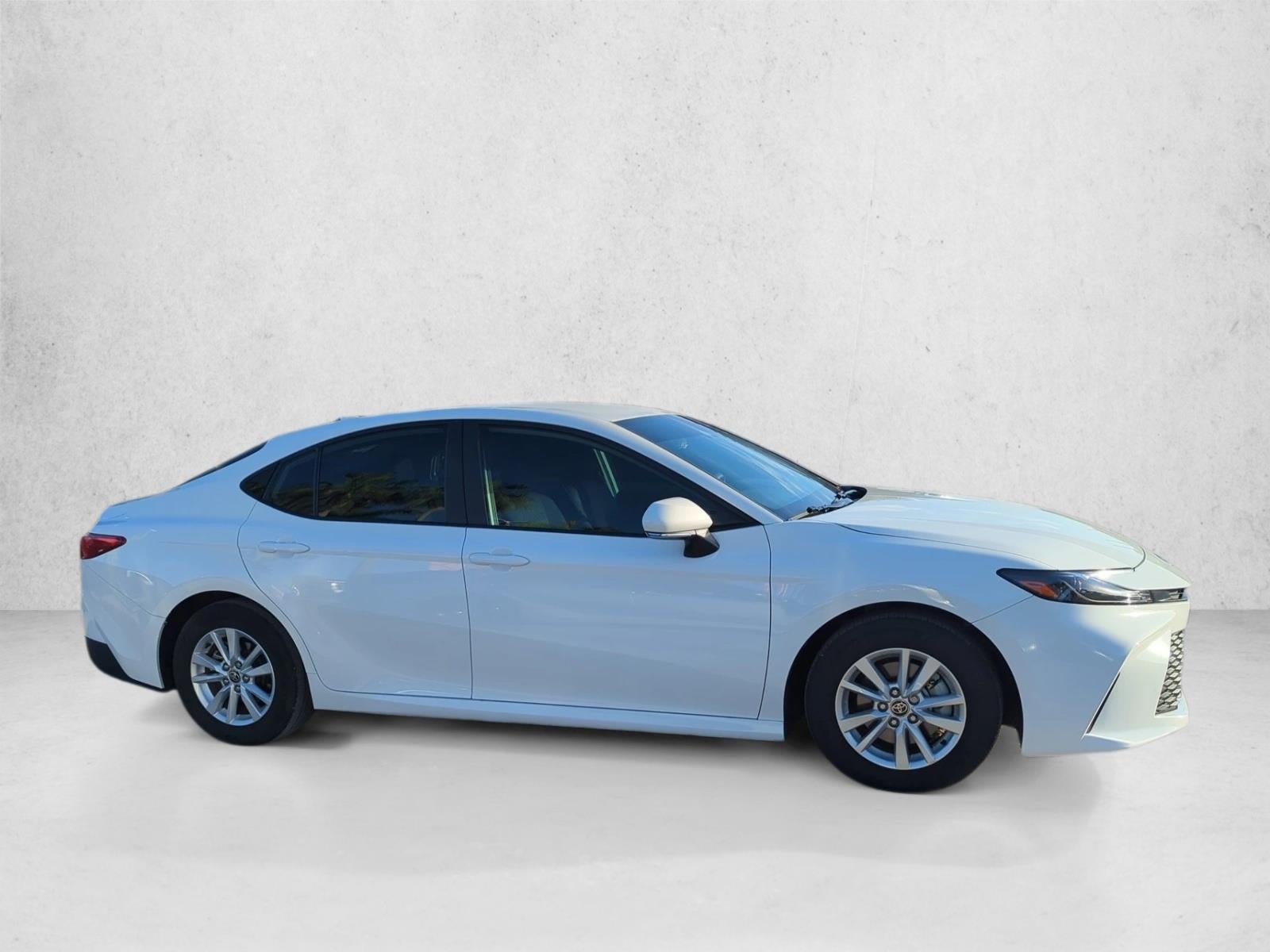 2025 Toyota Camry LE (SE)