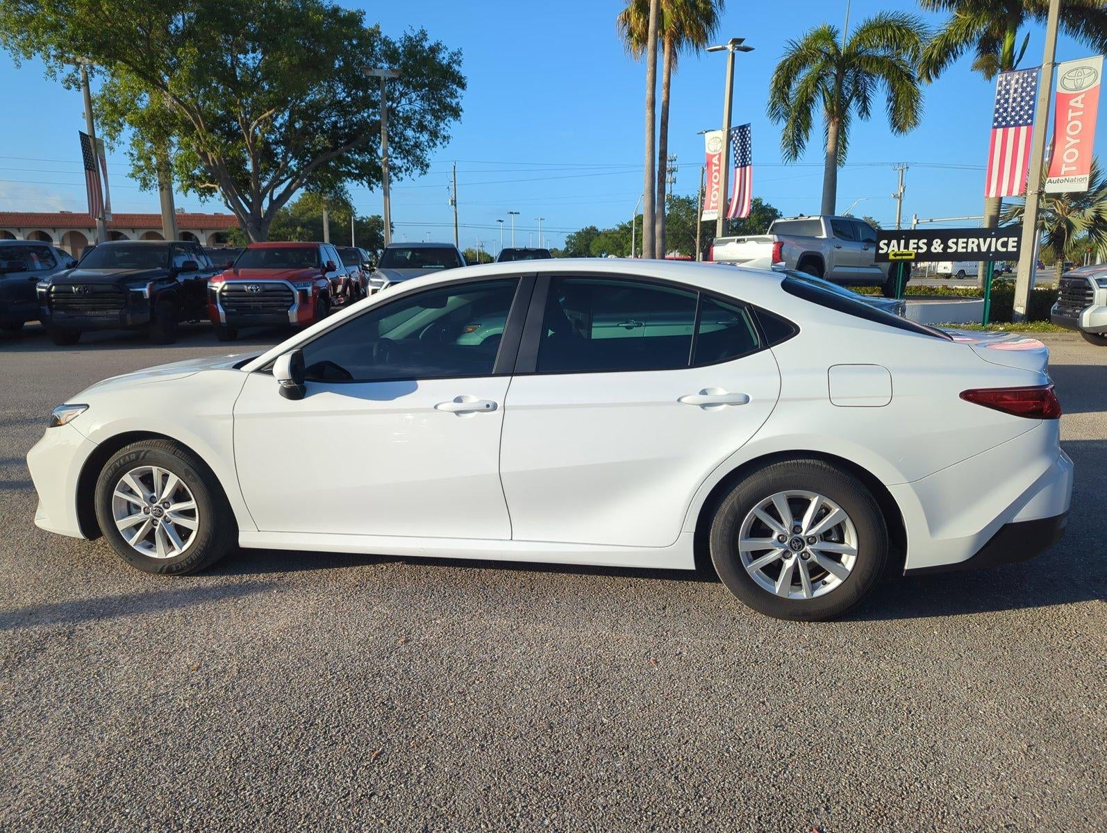 2025 Toyota Camry LE (SE)