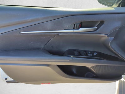 2025 Toyota Camry LE (SE)