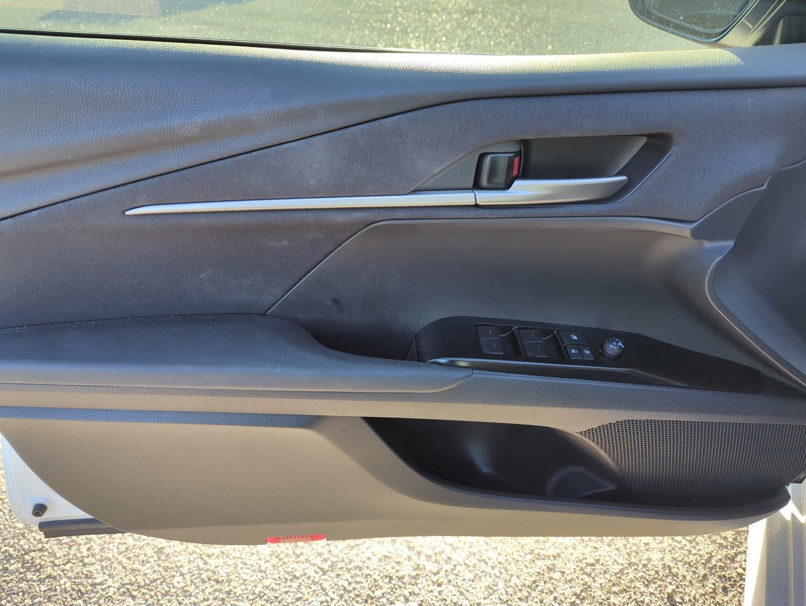 2025 Toyota Camry LE (SE)