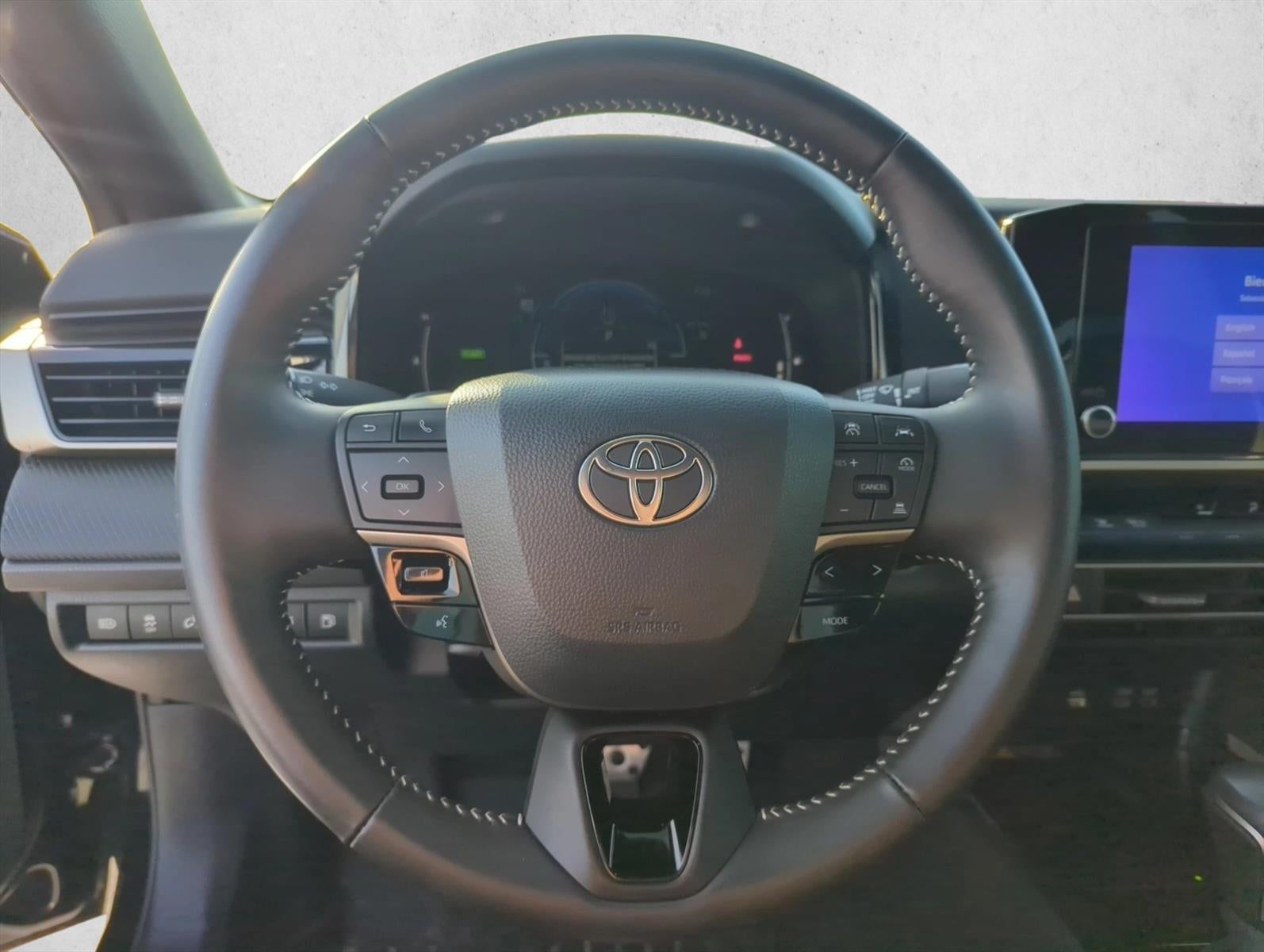 2025 Toyota Camry SE (Natl)