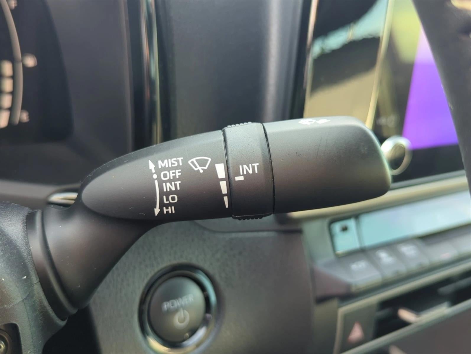 2025 Toyota Camry SE (Natl)