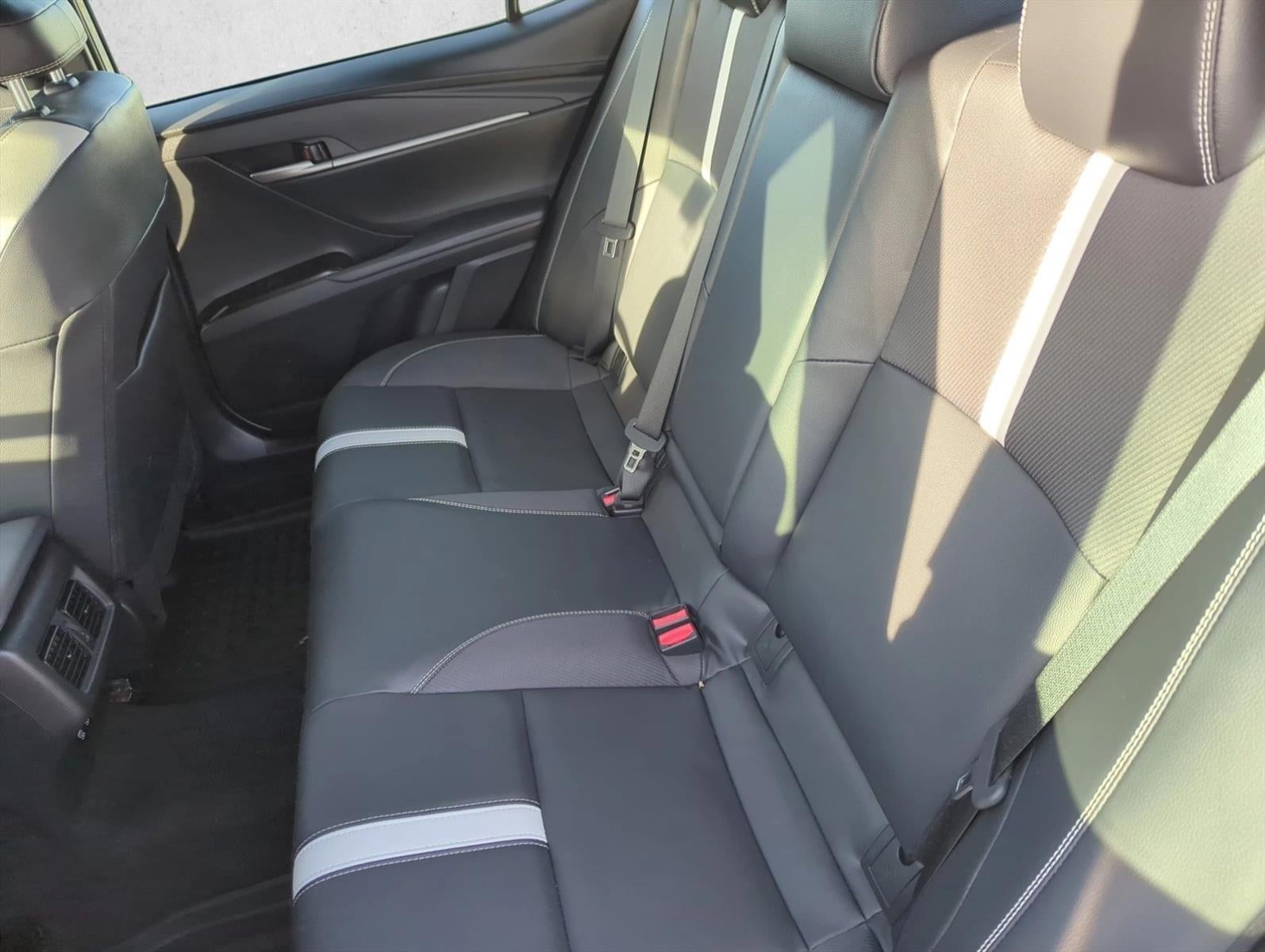 2025 Toyota Camry SE (Natl)