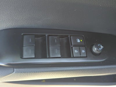 2025 Toyota Camry SE (Natl)