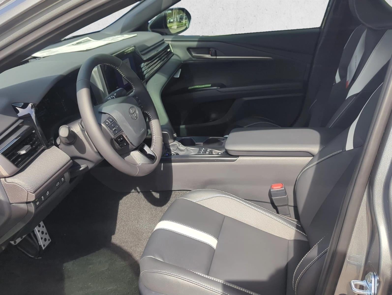 2026 Toyota Camry SE (SE)