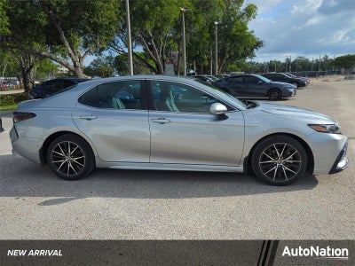 2023 Toyota Camry SE Auto (Natl)