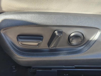 2024 Toyota Camry SE Auto (SE)