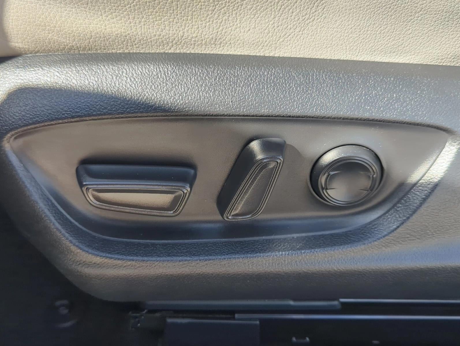 2024 Toyota Camry SE Auto (SE)