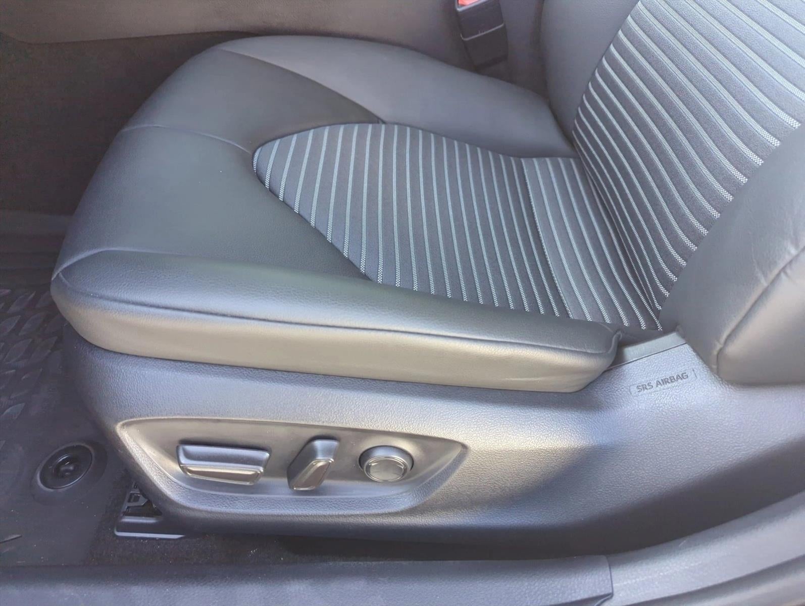 2024 Toyota Camry SE Auto (SE)
