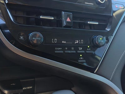 2024 Toyota Camry SE Auto (SE)