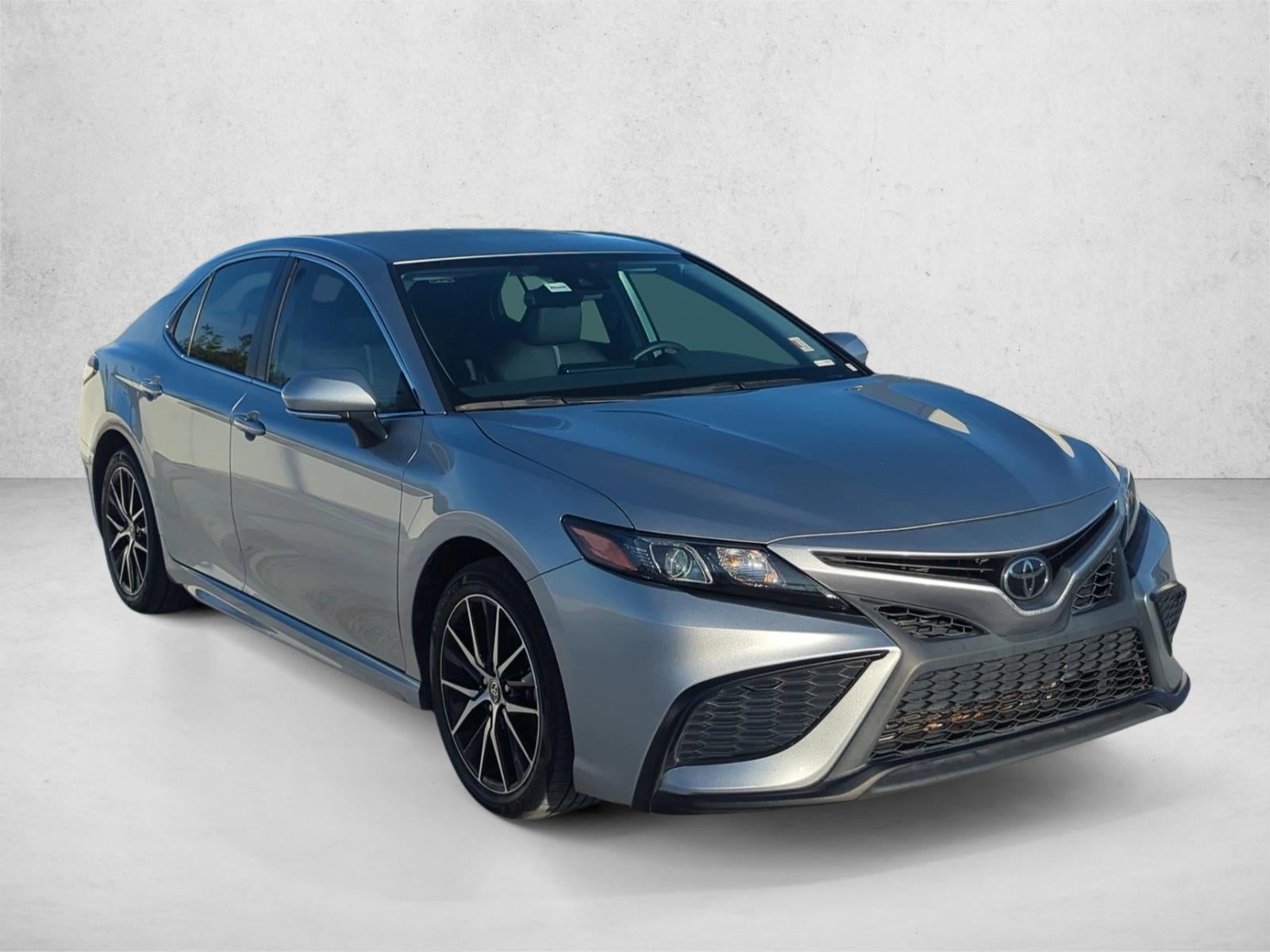 2024 Toyota Camry SE Auto (SE)