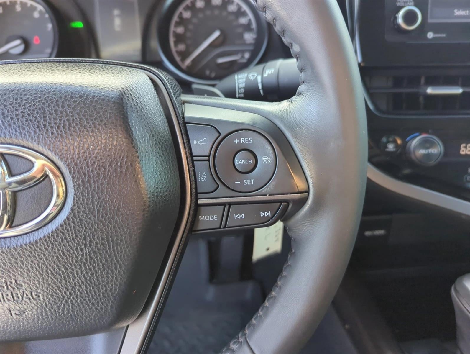 2024 Toyota Camry SE Auto (SE)