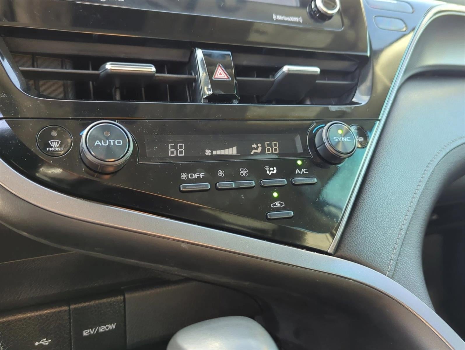 2024 Toyota Camry SE Auto (SE)