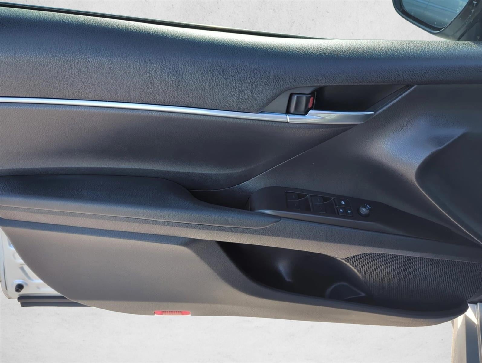 2024 Toyota Camry SE Auto (SE)