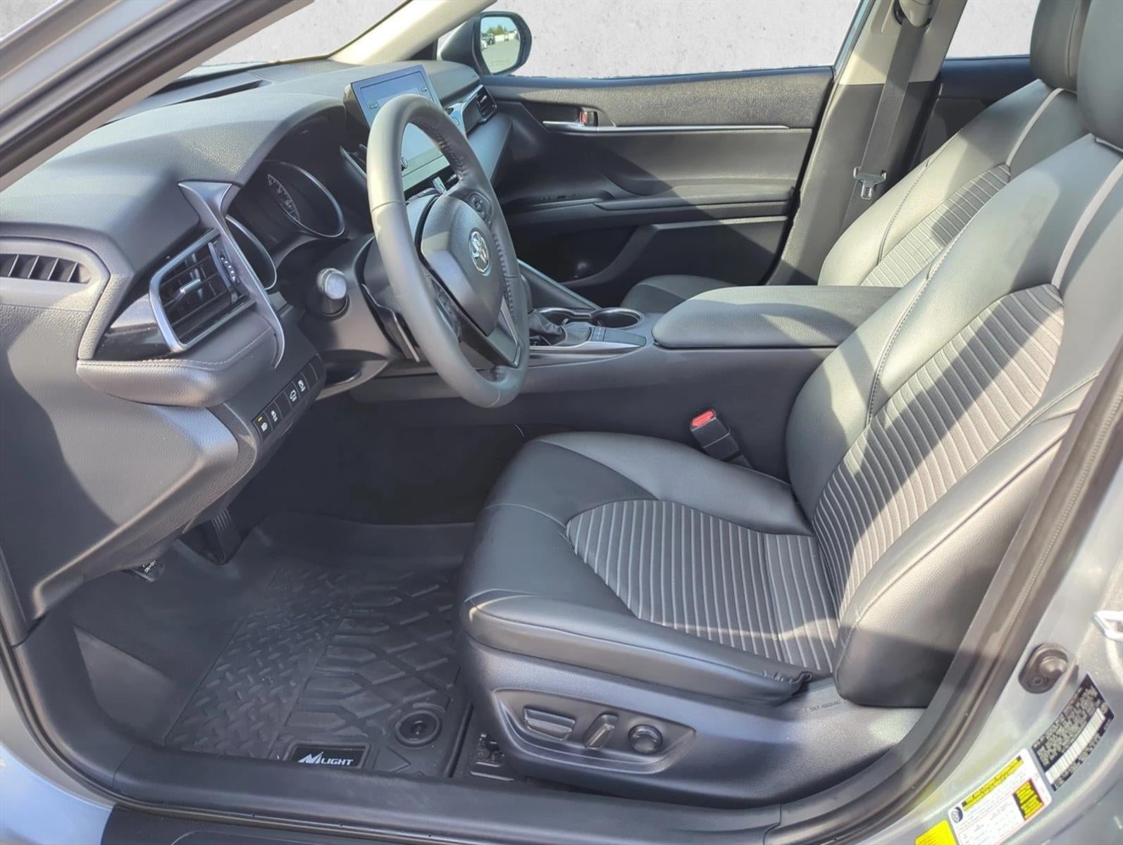 2024 Toyota Camry SE Auto (SE)