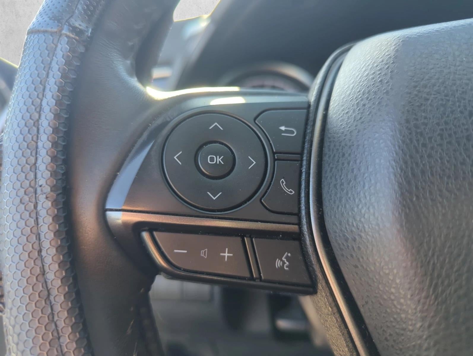 2024 Toyota Camry SE Auto (SE)