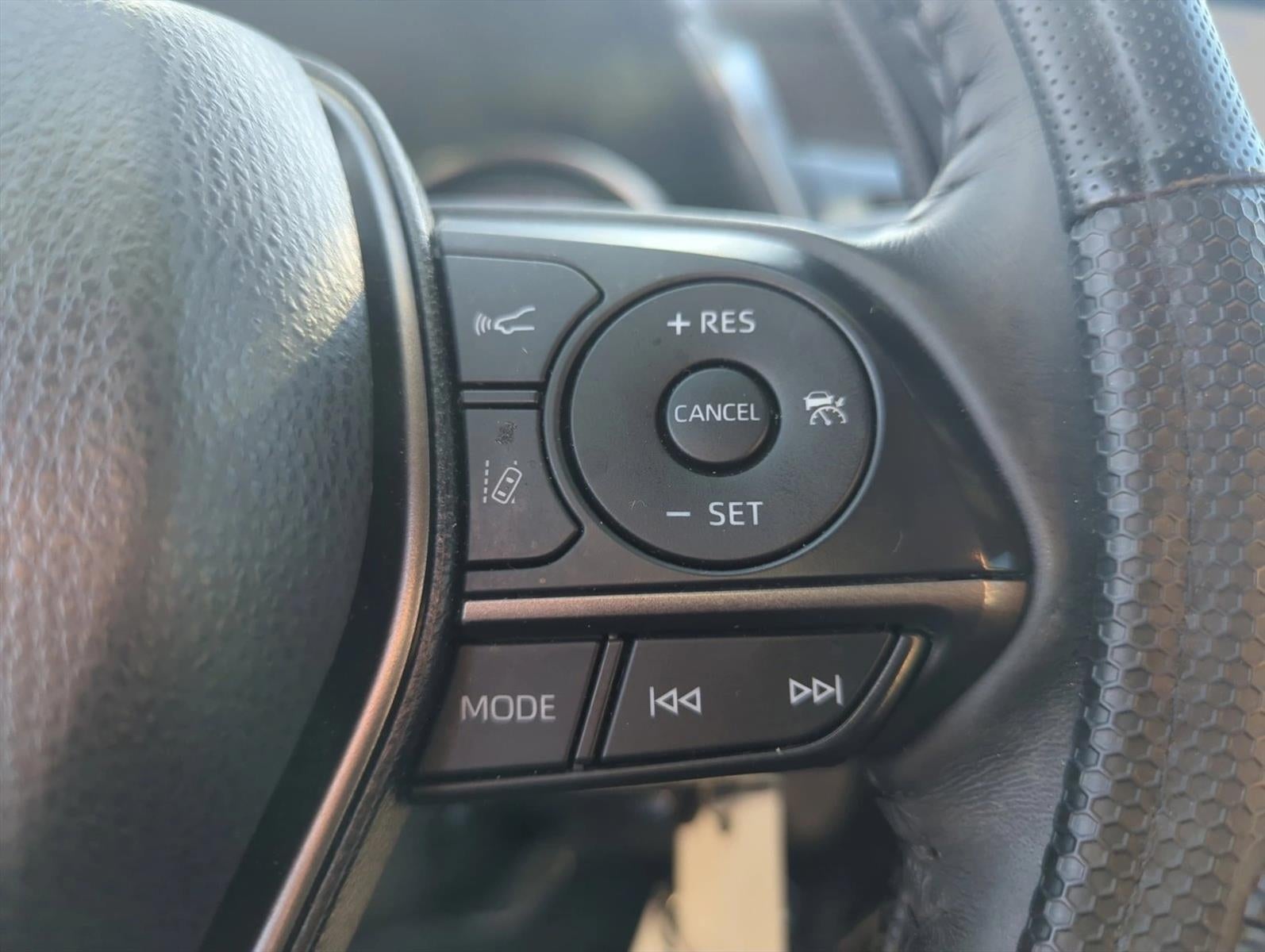 2024 Toyota Camry SE Auto (SE)