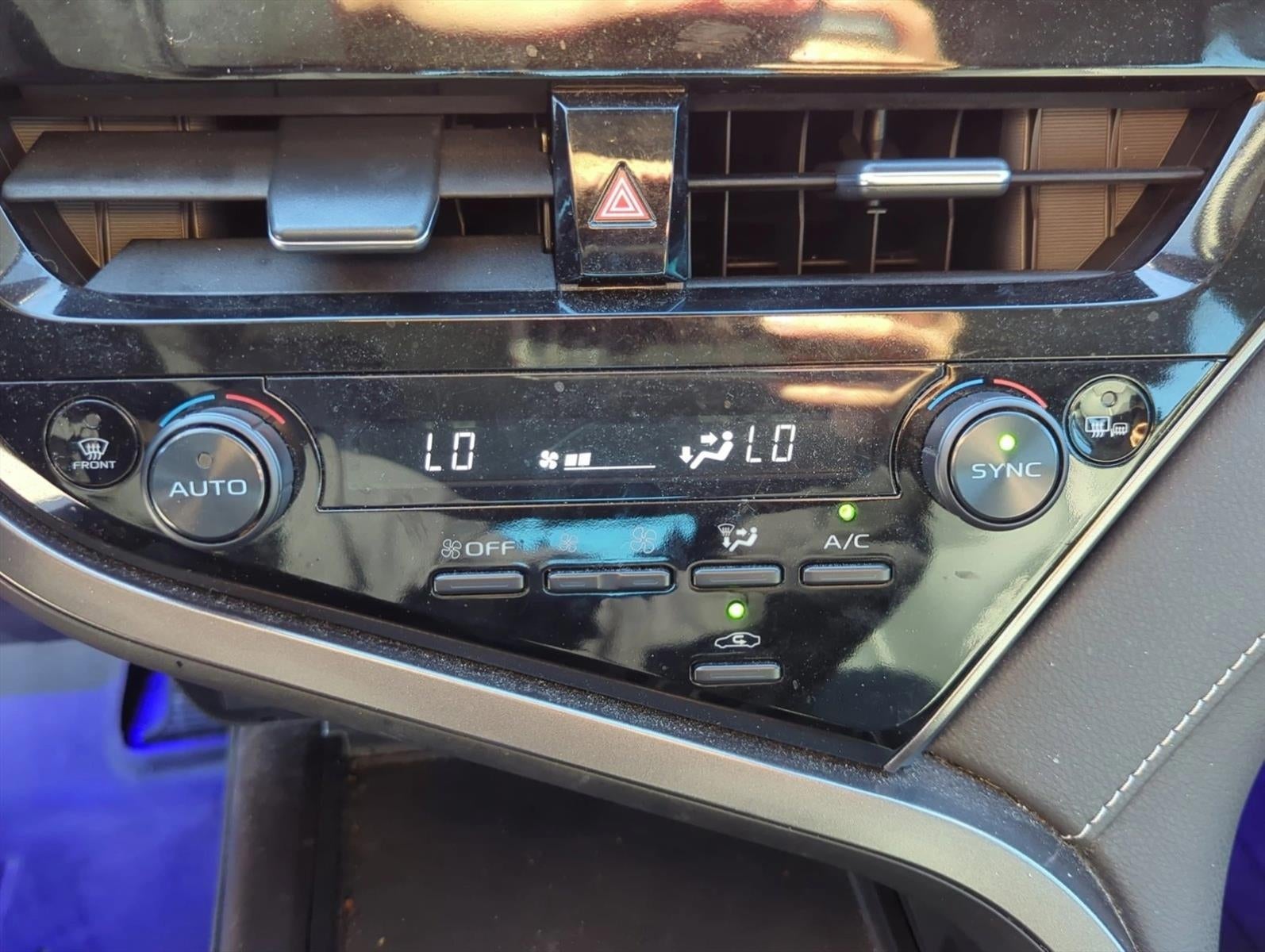 2024 Toyota Camry SE Auto (SE)