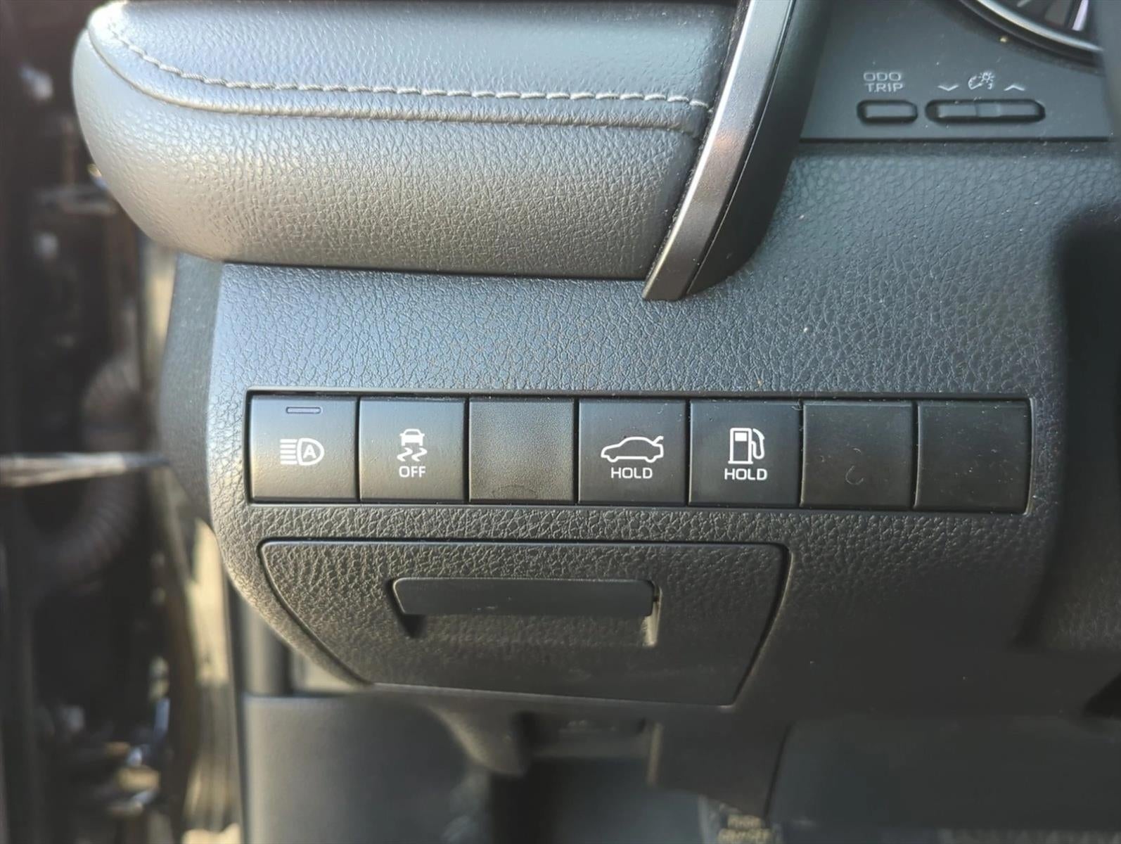 2021 Toyota Camry SE Auto (SE)
