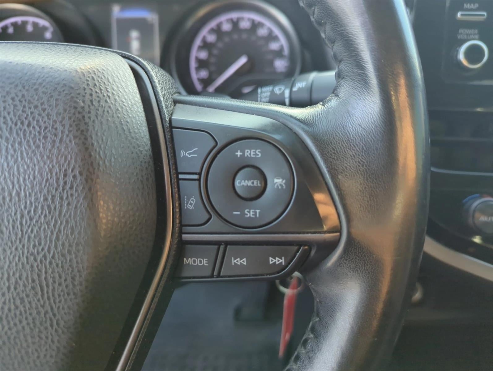 2021 Toyota Camry SE Auto (SE)