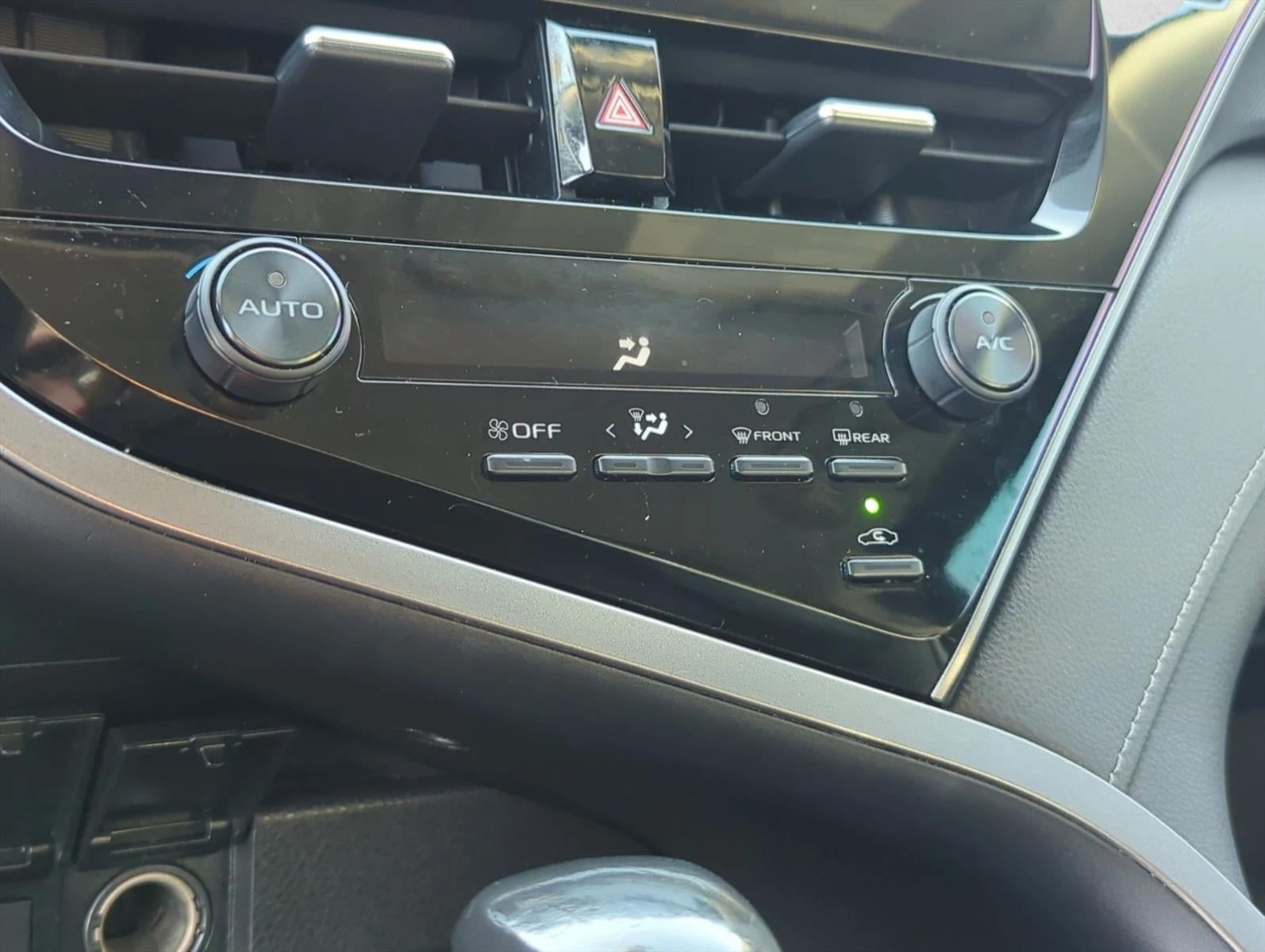 2021 Toyota Camry SE Auto (SE)