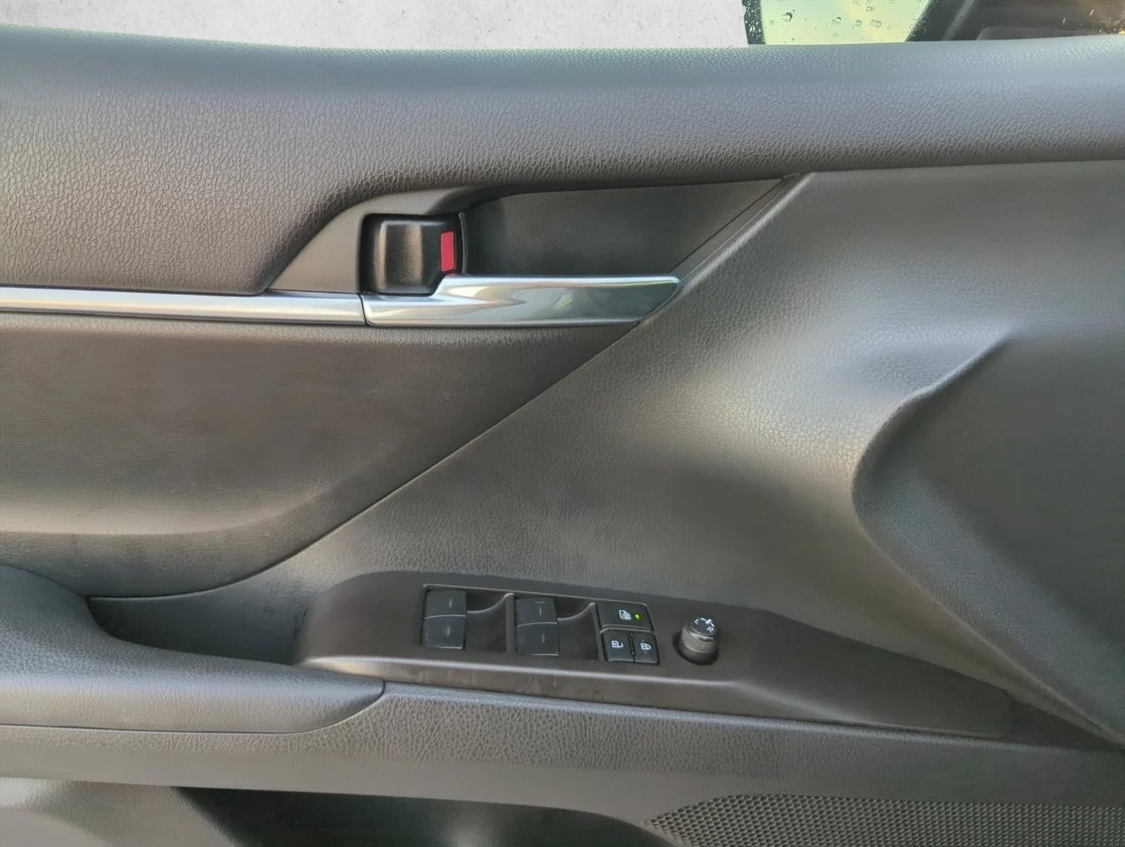 2024 Toyota Camry SE Auto (SE)