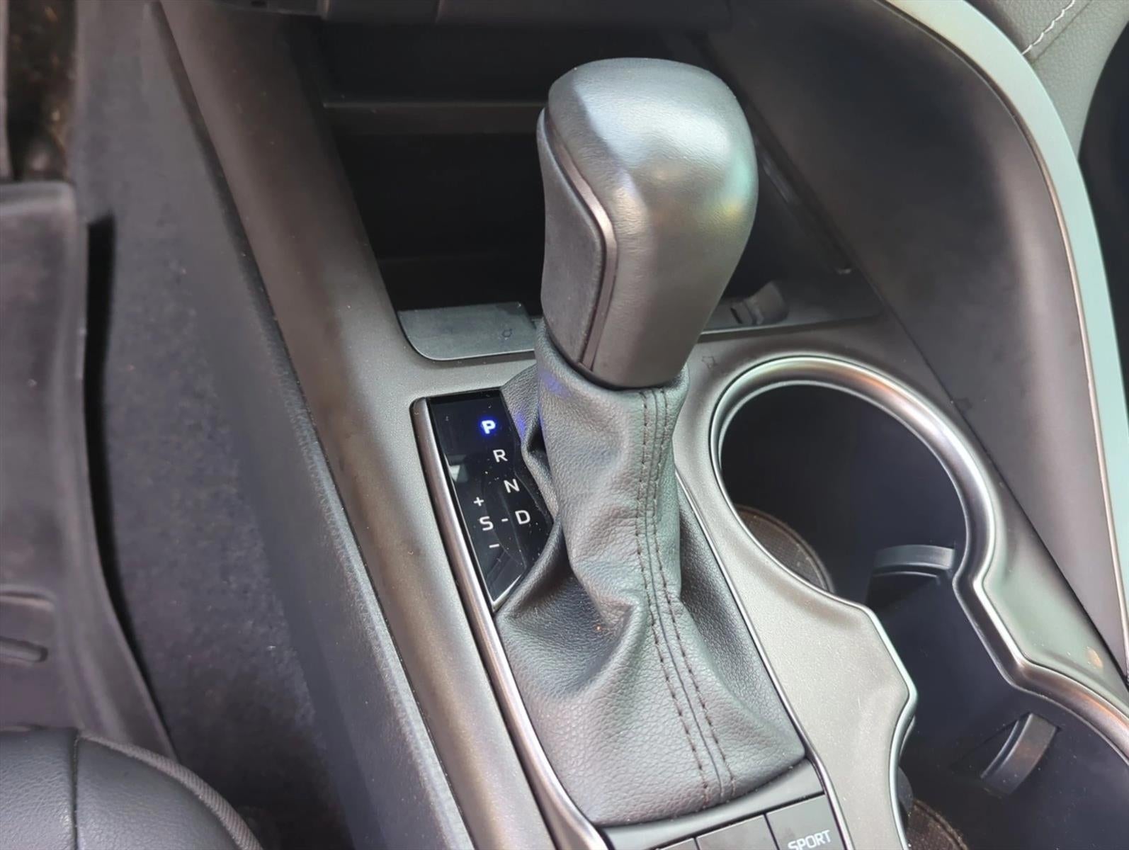 2024 Toyota Camry SE Auto (SE)