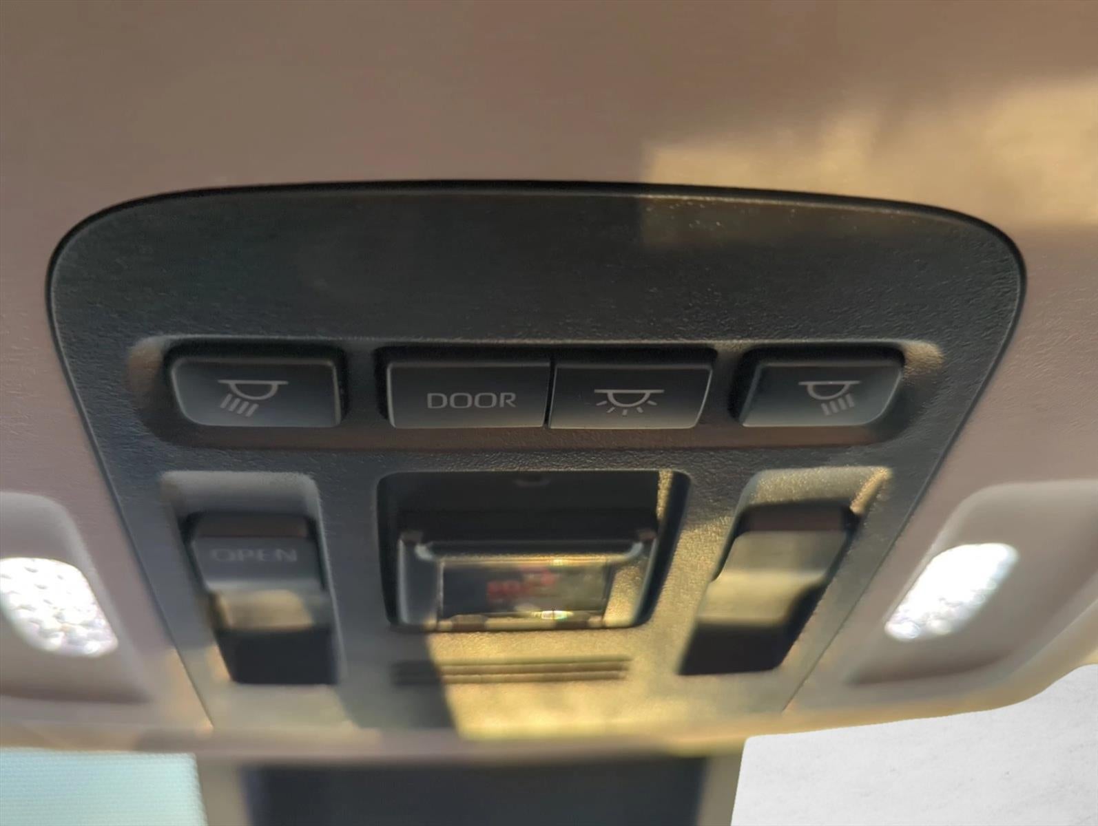 2024 Toyota Camry SE Auto (SE)