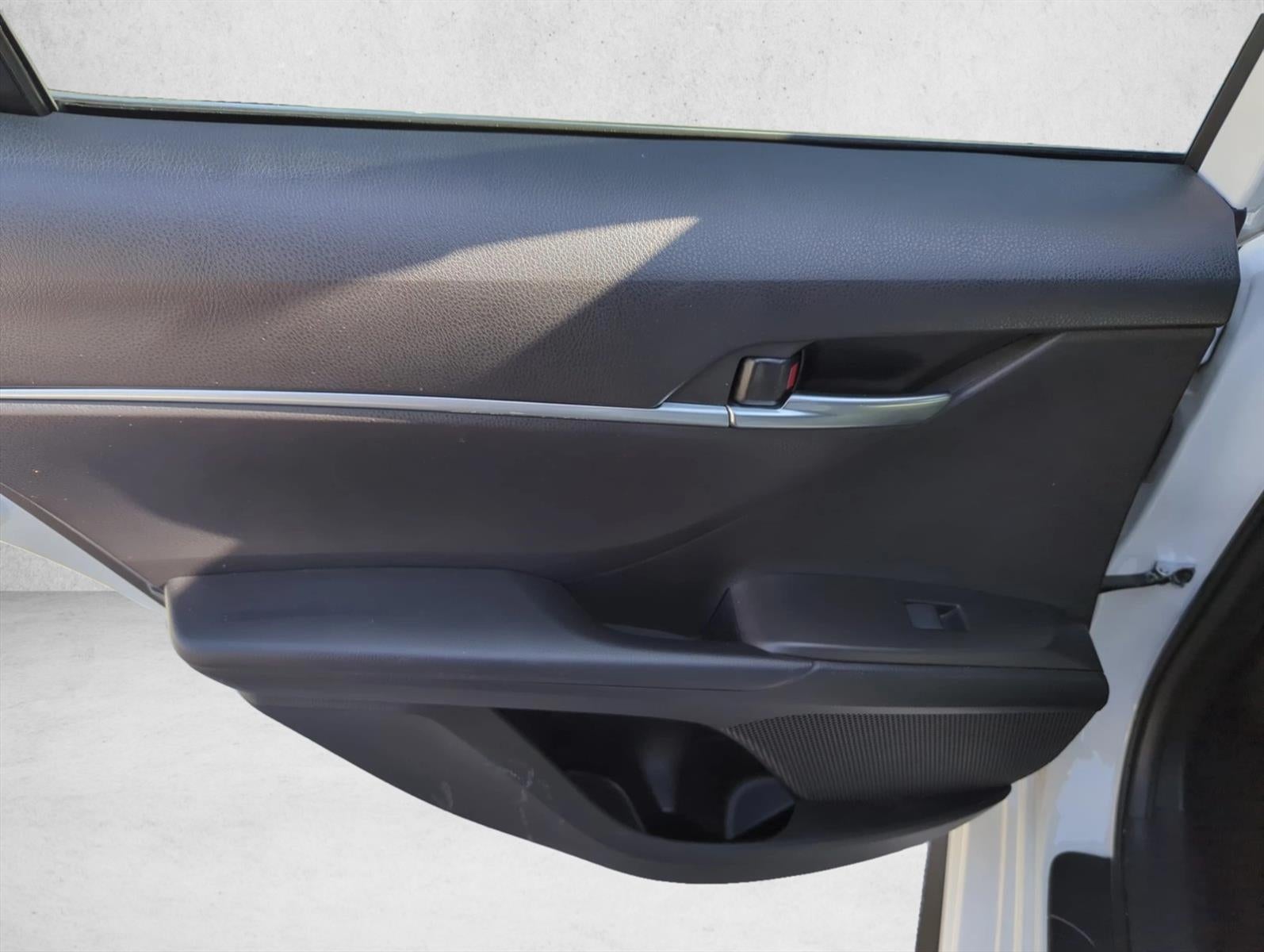 2023 Toyota Camry SE Auto (SE)