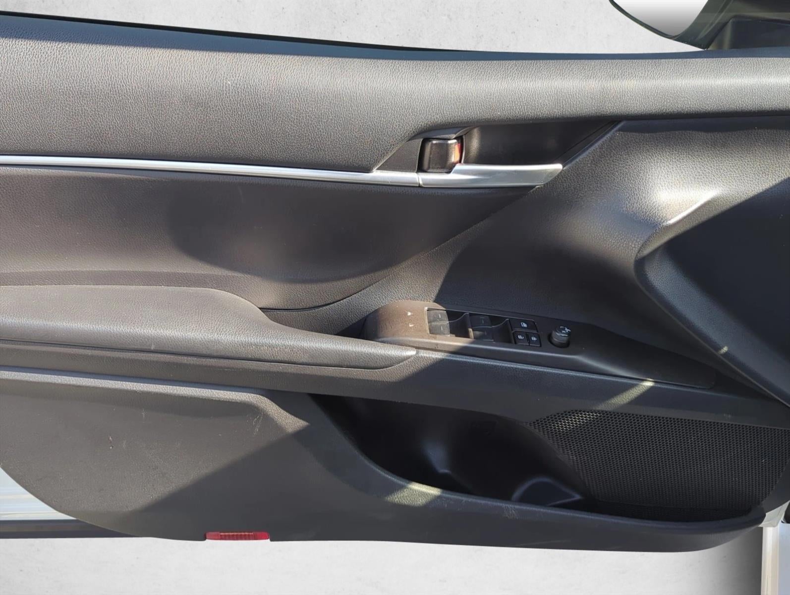 2023 Toyota Camry SE Auto (SE)
