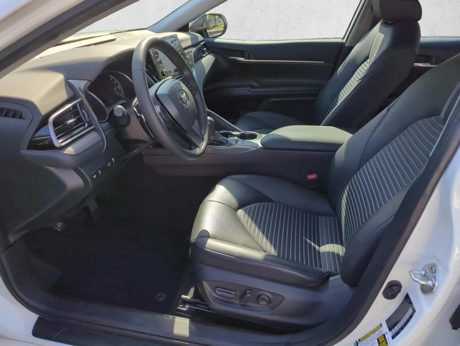 2023 Toyota Camry SE Auto (SE)