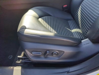 2023 Toyota Camry SE Auto (SE)