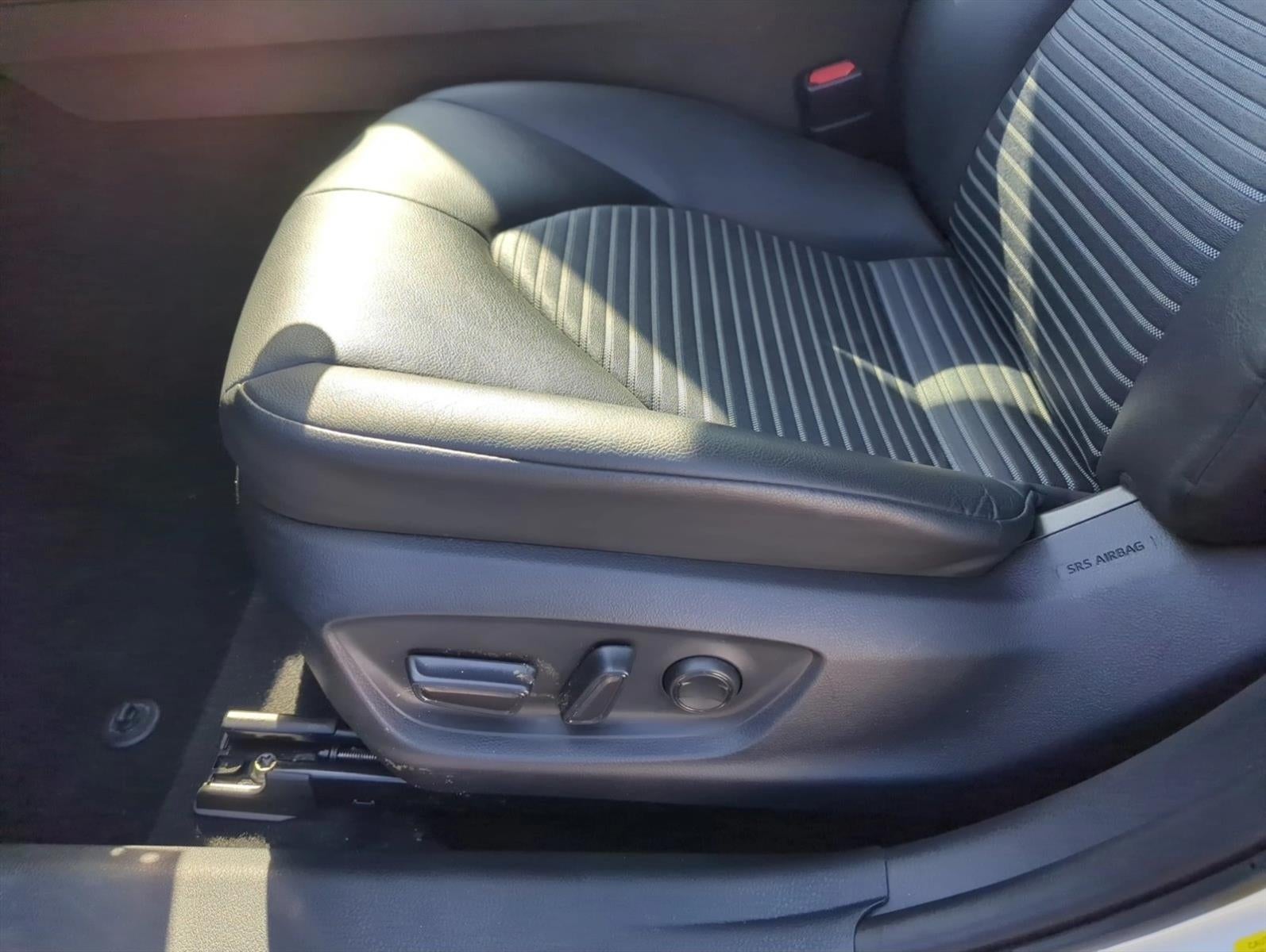 2023 Toyota Camry SE Auto (SE)