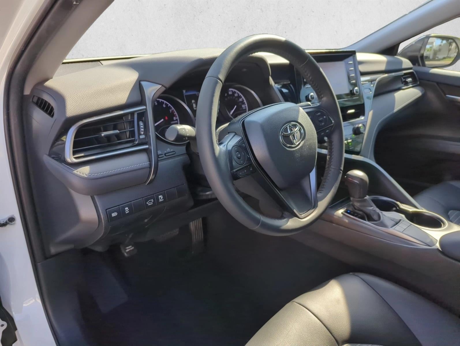 2023 Toyota Camry SE Auto (SE)