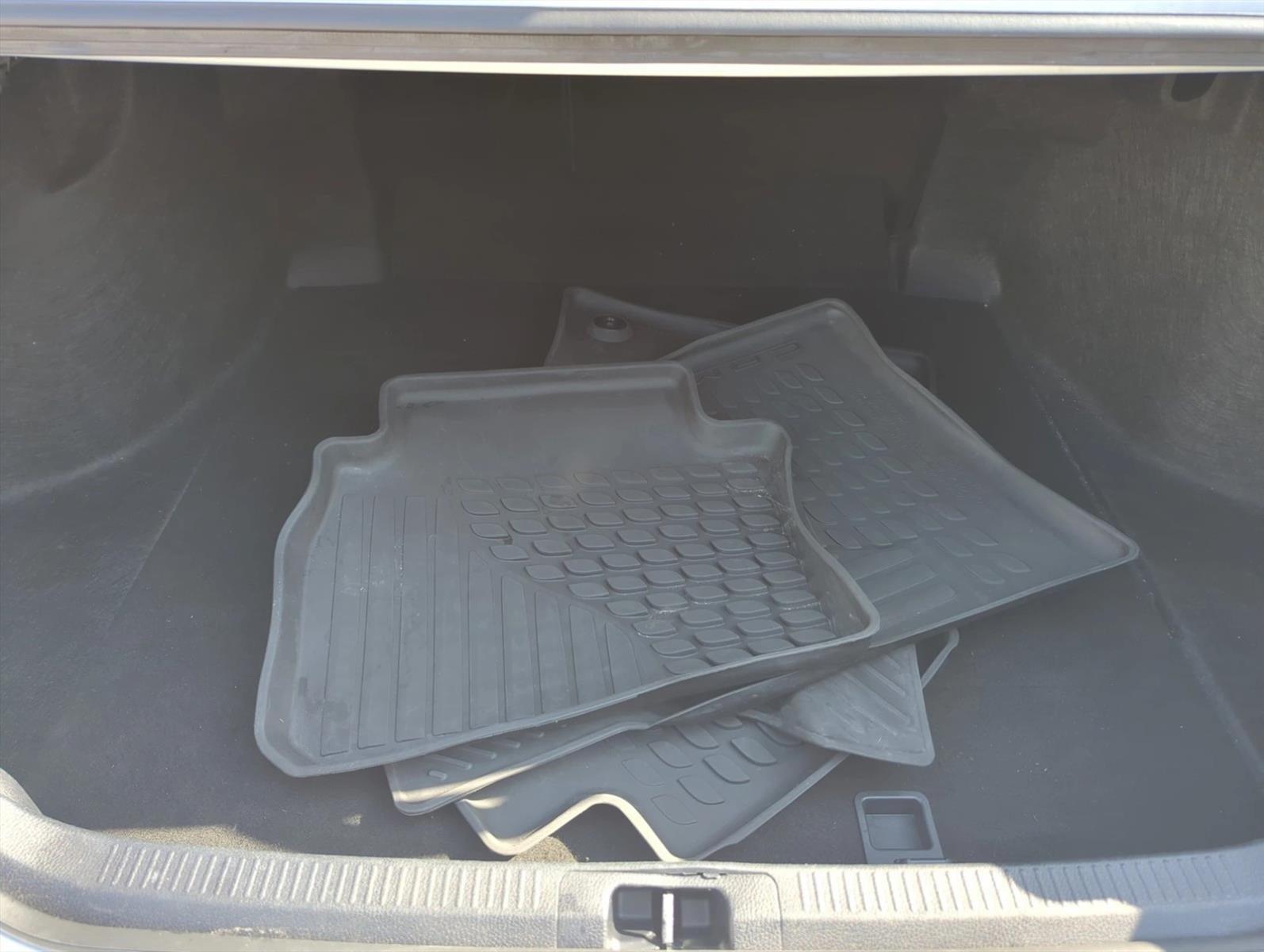 2023 Toyota Camry SE Auto (SE)