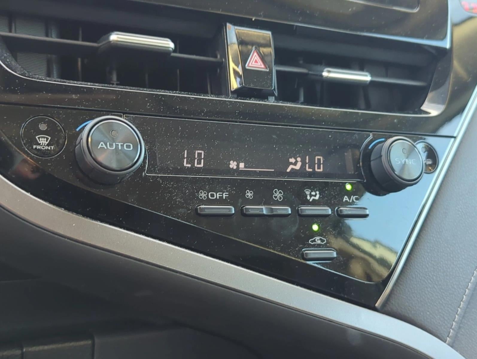2023 Toyota Camry SE Auto (SE)