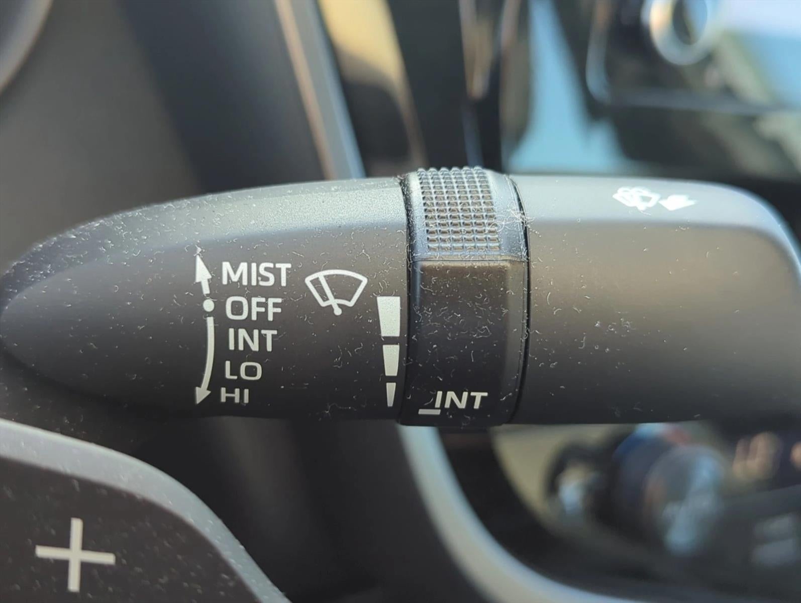 2023 Toyota Camry SE Auto (SE)