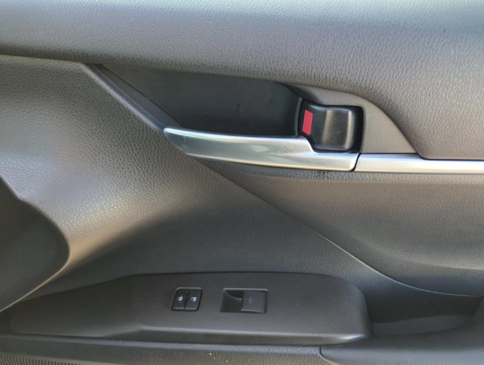 2023 Toyota Camry SE Auto (SE)